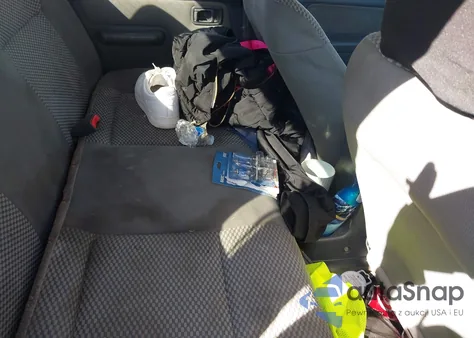 2001 Nissan Frontier Se-V6 from USA, damaged, VIN 1N6ED27Y61C379813